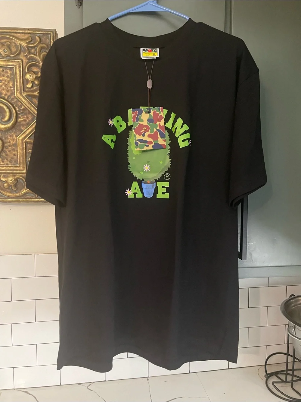 Men’s Graphic Design Tee Size XL.